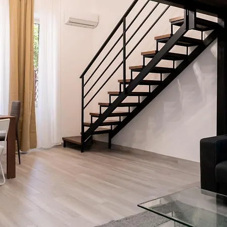 Near Naples & Pompeii, Self Check-in, Private Parking Apartment