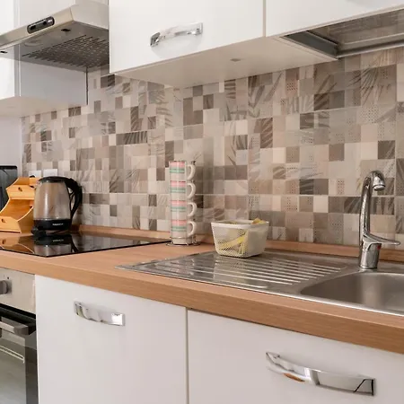 Apartment Near Naples & Pompeii, Self Check-in, Private Parking *
